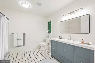 11701 Beekman Pl, Rockville, MD 20854 - Photo 27