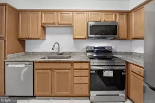 7400 Lakeview Dr, Bethesda, MD 20817 - Photo 7