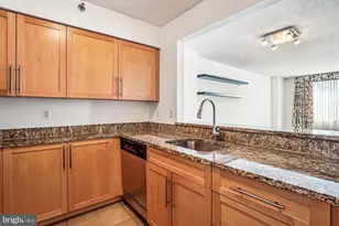 10101 Grosvenor Pl, Rockville, MD 20852 - Photo 7