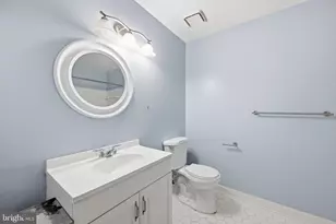 933 Hillside Lake Terrace, Gaithersburg, MD 20878 - Photo 21
