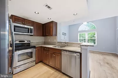 933 Hillside Lake Terrace #110, Gaithersburg, MD 20878 - Photo 9