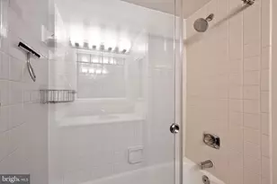 10101 Grosvenor Pl, Rockville, MD 20852 - Photo 17