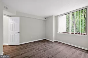 10101 Grosvenor Pl, Rockville, MD 20852 - Photo 11