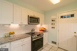 4920 Baffin Bay Ln, Rockville, MD 20853 - Photo 9