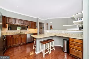 18637 Clovercrest Cir, Olney, MD 20832 - Photo 5