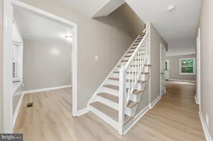 7817 Heatherton Ln, Potomac, MD 20854 - Photo 3