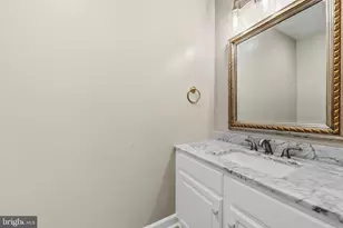 7817 Heatherton Ln, Potomac, MD 20854 - Photo 13