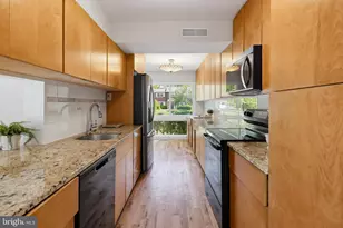 7103 Mill Run Dr, Rockville, MD 20855 - Photo 9