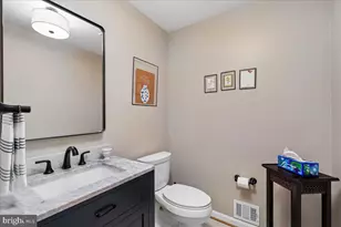 25 Tivoli Lake Ct, Silver Spring, MD 20906 - Photo 23