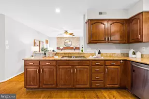 8329 Marketree Cir, Montgomery Village, MD 20886 - Photo 9