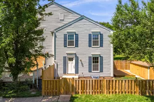 19306 Sandy Lake Dr, Gaithersburg, MD 20879 - Photo 1