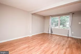27 Cross Country Ct, Gaithersburg, MD 20879 - Photo 3