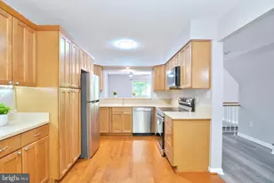 13326 Waterside Cir, Germantown, MD 20874 - Photo 9