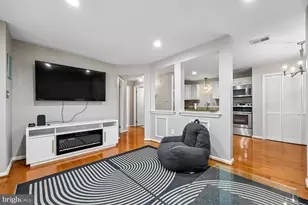5702 Brewer House Cir, Rockville, MD 20852 - Photo 9