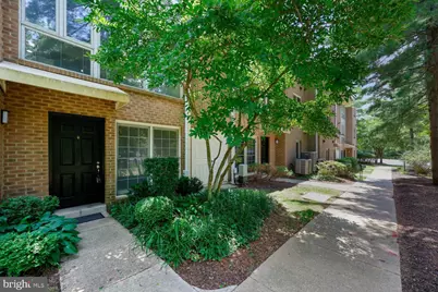 5702 Brewer House Circle #T3-12, Rockville, MD 20852 - Photo 3