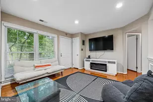 5702 Brewer House Cir, Rockville, MD 20852 - Photo 7