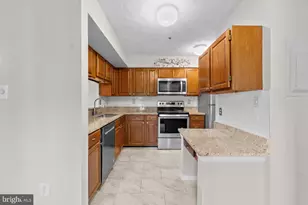 12205 St Peter Ct, Germantown, MD 20874 - Photo 5