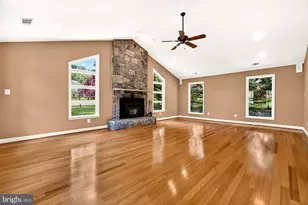 19613 Bodmer Ave, Poolesville, MD 20837 - Photo 17