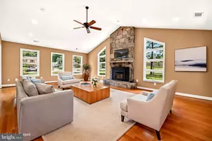 19613 Bodmer Ave, Poolesville, MD 20837 - Photo 17
