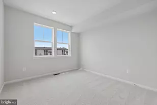 19542 Village Walk Dr, Montgomery Village, MD 20886 - Photo 21