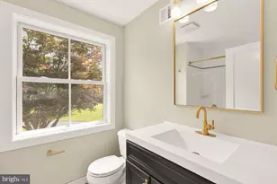10700 Alloway Dr, Potomac, MD 20854 - Photo 47