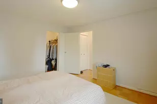 10201 Grosvenor Pl, Rockville, MD 20852 - Photo 7