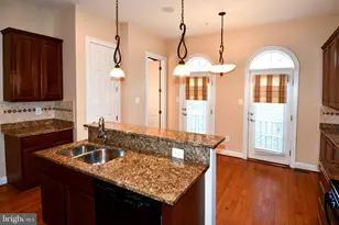 589 Cedar Spring St, Gaithersburg, MD 20877 - Photo 3