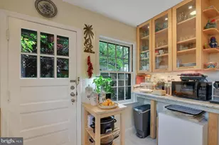 9504 Milstead Dr, Bethesda, MD 20817 - Photo 17