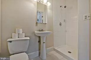 115 Lucas Ln, Bethesda, MD 20814 - Photo 17