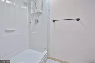 17613 Kirk Ln, Rockville, MD 20853 - Photo 33