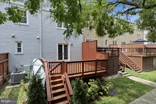 6735 Kenwood Forest Ln, Chevy Chase, MD 20815 - Photo 17