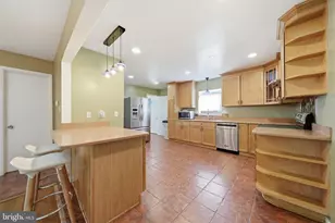 11412 Fairoak Dr, Silver Spring, MD 20902 - Photo 11