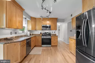 9614 Bush Hill Terrace, Gaithersburg, MD 20882 - Photo 13