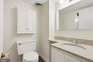 9004 Paddock Ln, Rockville, MD 20854 - Photo 13