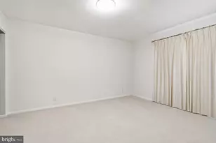 9004 Paddock Ln, Rockville, MD 20854 - Photo 11