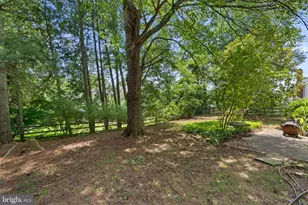9004 Paddock Ln, Rockville, MD 20854 - Photo 17