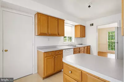 9004 Paddock Lane, Rockville, MD 20854 - Photo 5
