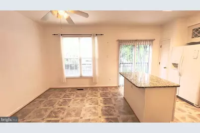 9742 Washingtonian Boulevard, Gaithersburg, MD 20878 - Photo 11
