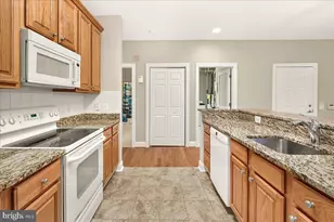 9714 Winery Ct, Gaithersburg, MD 20879 - Photo 11