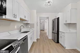 7526 Coddle Harbor Ln, Potomac, MD 20854 - Photo 5