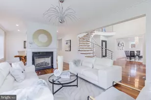 9715 Singleton Dr, Bethesda, MD 20817 - Photo 3