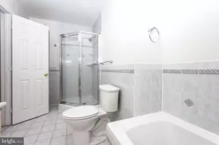 6705 Surreywood Ln, Bethesda, MD 20817 - Photo 17