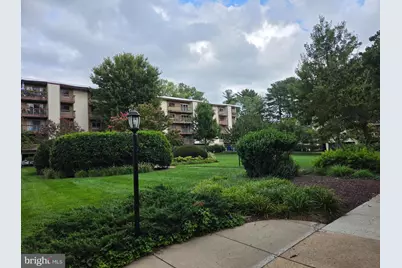 7420 Lakeview Dr #W103, Bethesda, MD 20817 - Photo 1