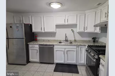 7420 Lakeview Dr #W103, Bethesda, MD 20817 - Photo 9