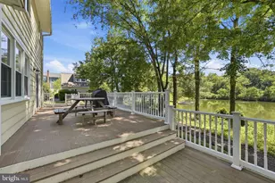 10211 Lakewood Dr, Rockville, MD 20850 - Photo 9