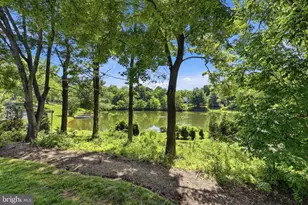 10211 Lakewood Dr, Rockville, MD 20850 - Photo 3