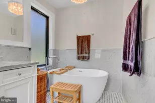 7601 Persimmon Tree Ln, Bethesda, MD 20817 - Photo 17