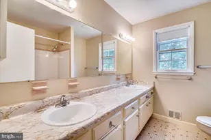 11200 Powder Horn Dr, Potomac, MD 20854 - Photo 23