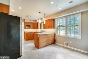 11200 Powder Horn Dr, Potomac, MD 20854 - Photo 9