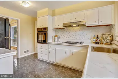 6048 Rossmore Drive, Bethesda, MD 20814 - Photo 7